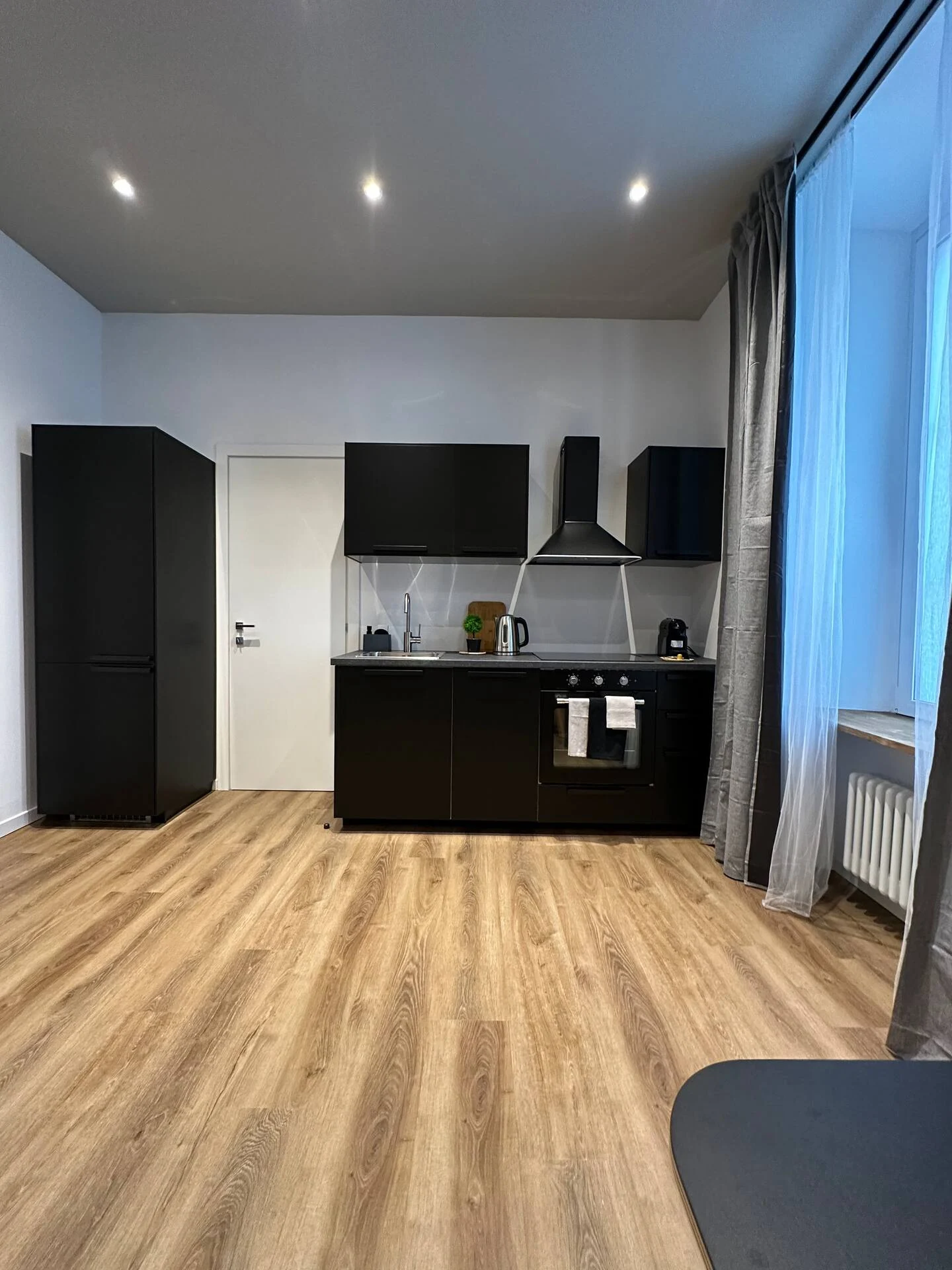 Urban Chic Apartment Black — foto 3 di 7